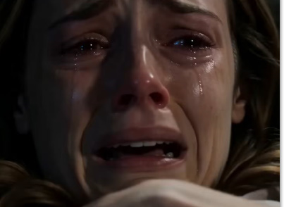 My mom said my 7-month pregnant wife was betraying me. I pulled her blanket back—and saw the real monster.